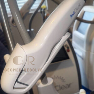Cutera AviClear 2023 laser system for acne treatment, sebaceous gland targeting, and long-term skin clarity improvement