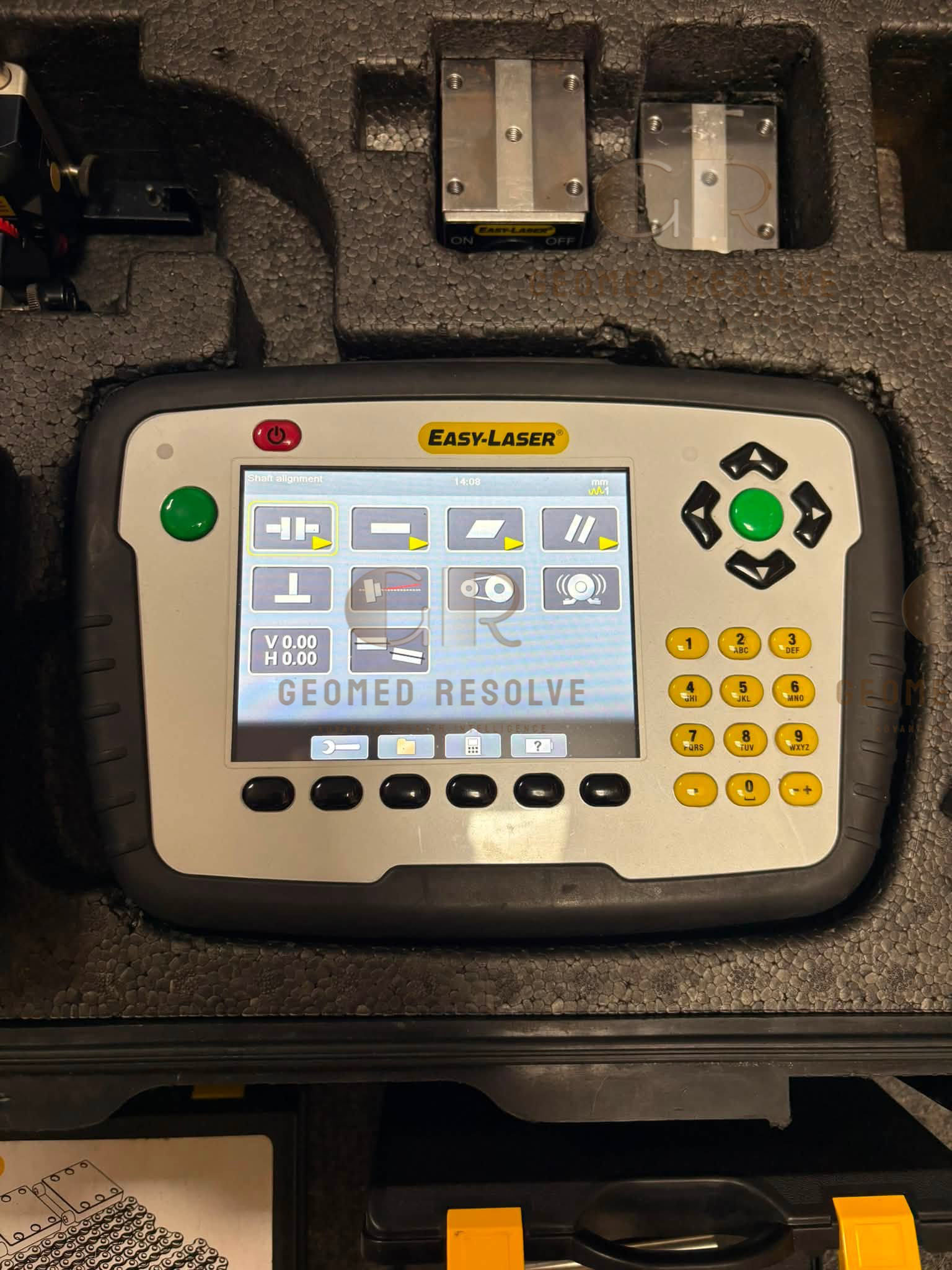Easy-Laser E710 Laser Shaft Alignment System Easy-Laser E710 laser shaft alignment system with wireless measurement units for precision motor and pump alignment